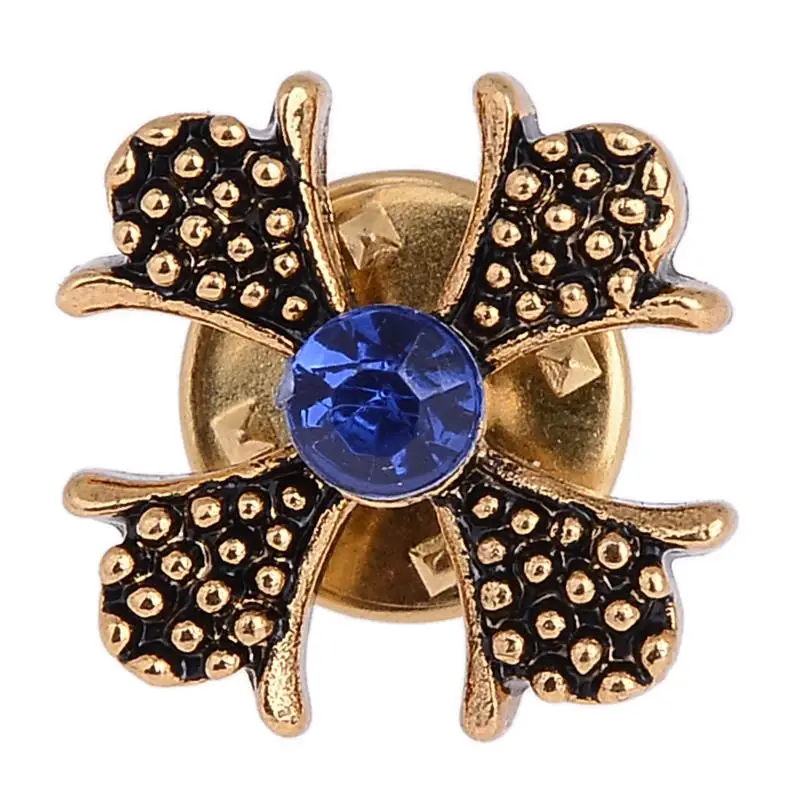 Новый стиль с украшением в виде кристаллов узором из четырехлистного клевера