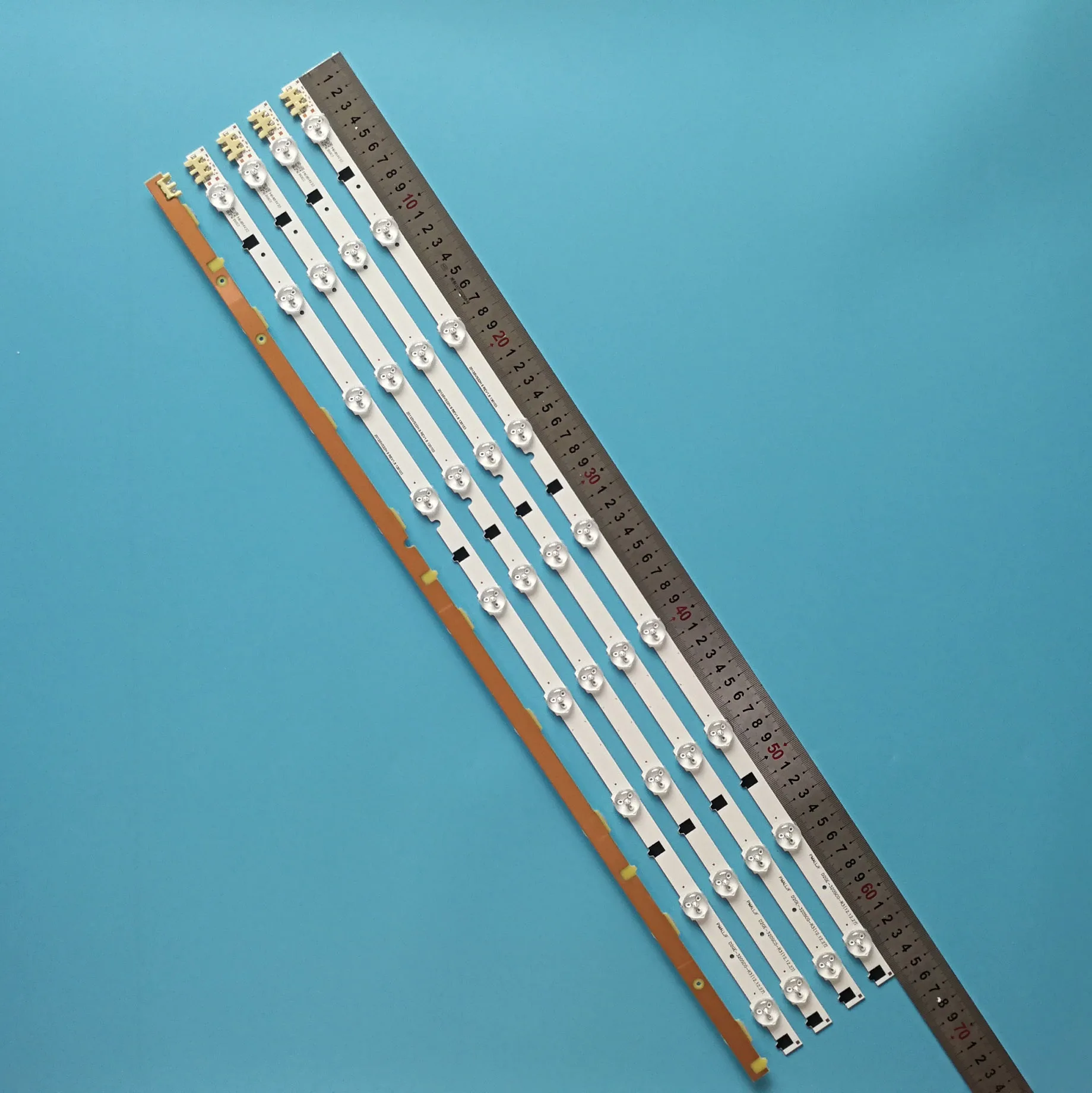 

5PCS/set 9LEDs New LED Strip 2013SVS32H D2GE-320SC0-R3 CY-HF320AGEV3H For Samsung 32" TV Ue32f5000 UA32F4088AR UA32f4100AR
