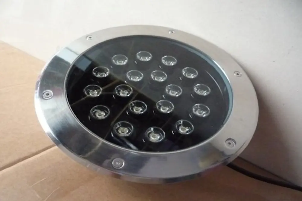 Подземный светодиодный светильник 18 Вт RGB водонепроницаемый из нержавеющей