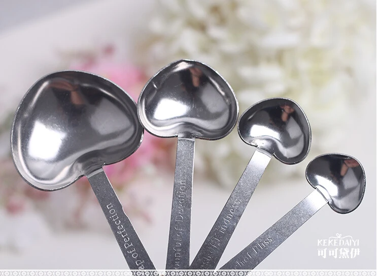 One Set of Four Heart Shaped Measuring Spoons Wedding Favors LOVE Cooking Tools Free Shipping | Дом и сад