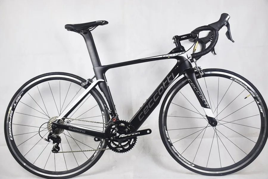 Хорошее качество полностью из карбона дорожный велосипед с shimano 5800 переключател