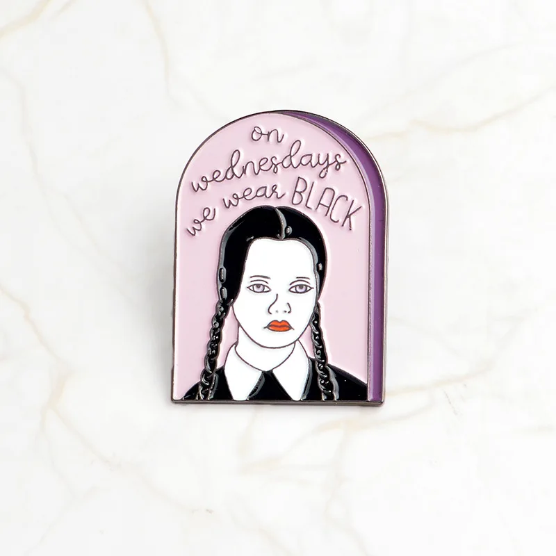 Персональные герои мультфильмов значки Адамса из «Yo-Семья серии брошь для девочек брошь с иконкой в стиле панк простые аксессуары, броши Для женщин Подарки