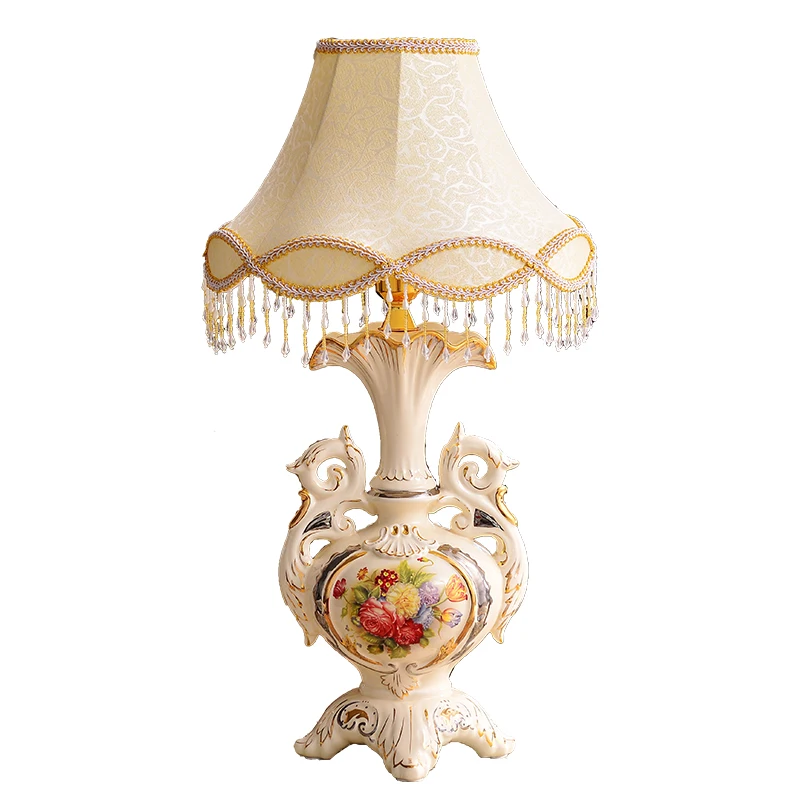 

European style lamp warm bedroom bedside lamp luxury retro ceramic lamp wedding wedding room garden living room lighting