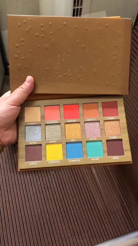 18 видов цветов Тени для век Новый макияж Ralnbow ваши глаза блестящие и матовые