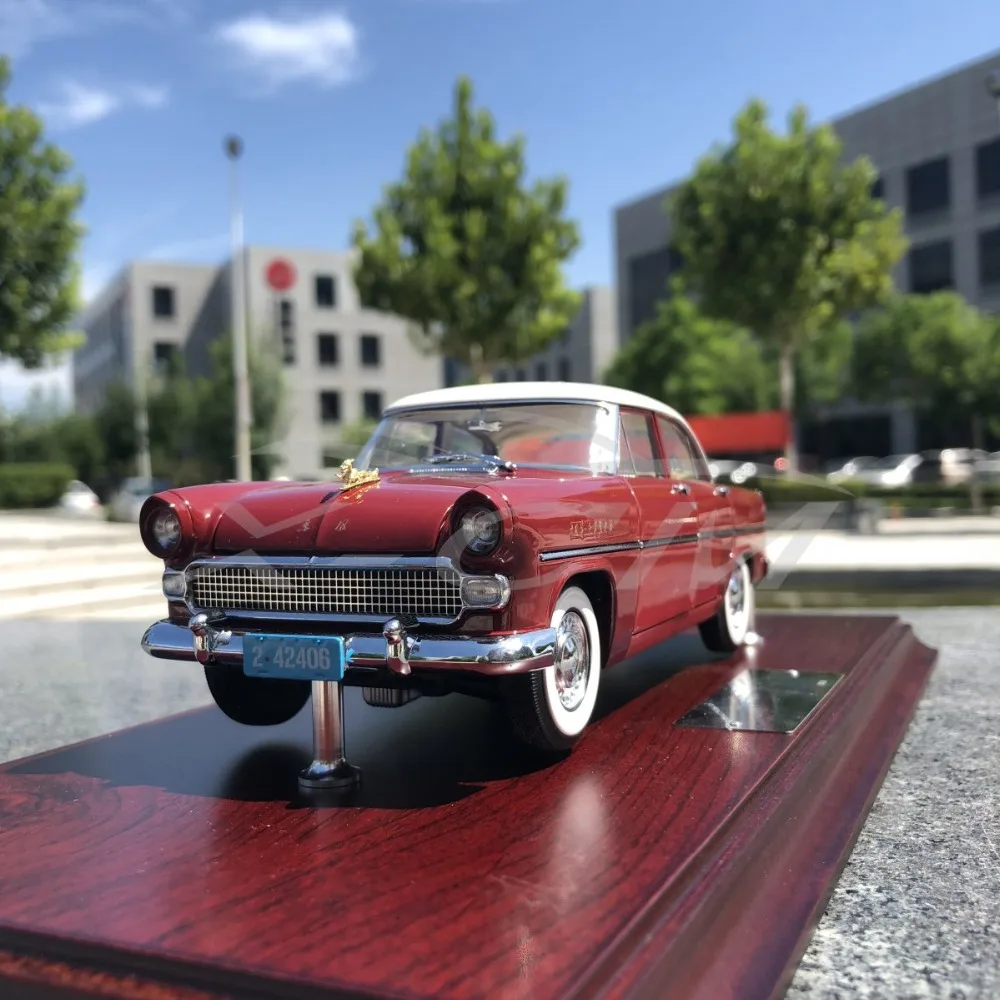Литой автомобиль модель Dongfeng Golden Dragon CA71 седан 1:24 (красный) + небольшой