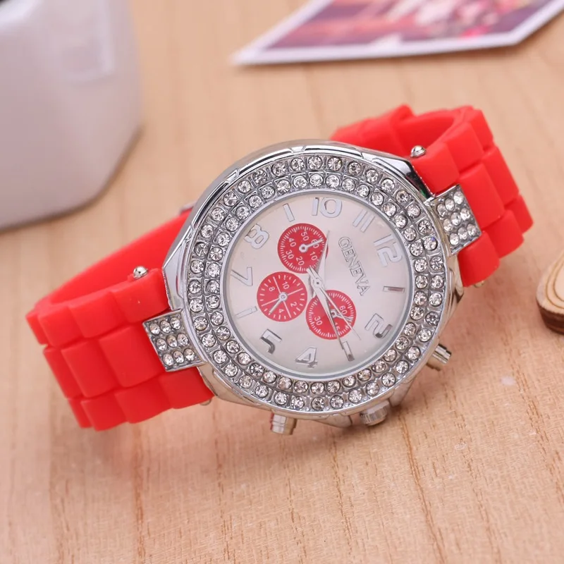 Новинка 2018 набор с бриллиантовым циферблатом тремя глазами силиконовые
