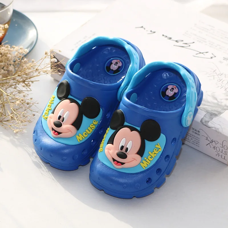 

Disney children's LED flash cool slippers cartoon Mickey boys girls sandals summer non-slip bathroom beach Minnie hole shoes