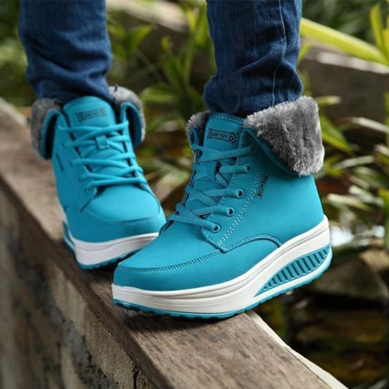 Женские ботинки на платформе VTOTA теплые зимние ботильоны танкетке с плюшевой