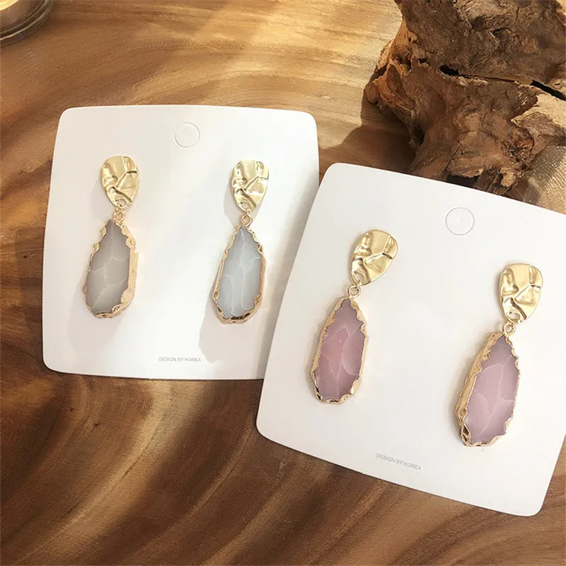 Женские серьги с овальным металлическим неровным мраморным камнем Ears high