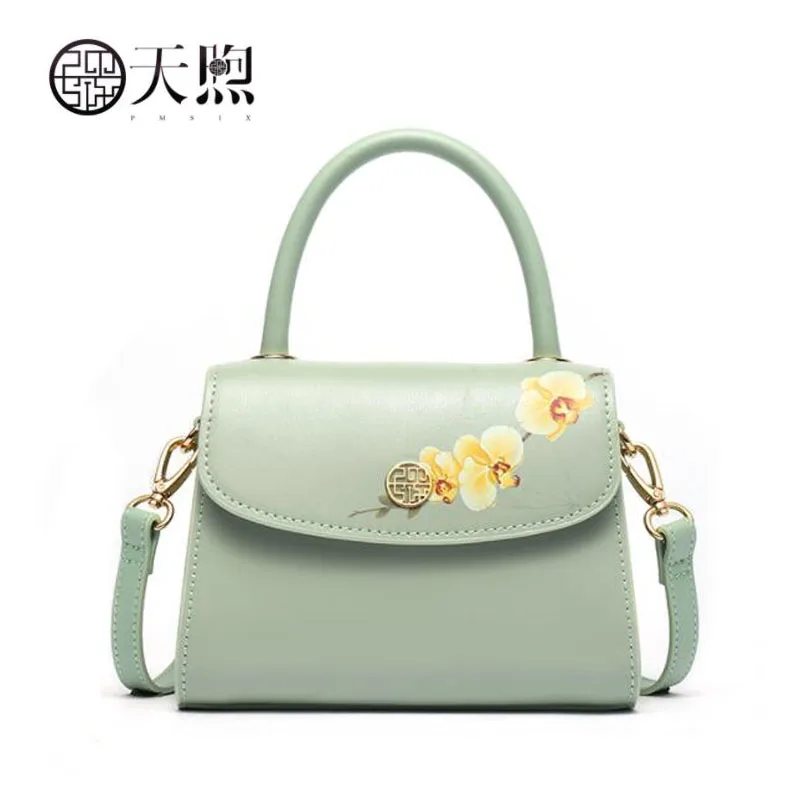 Женская сумка из натуральной кожи белая на плечо в этническом стиле маленькая