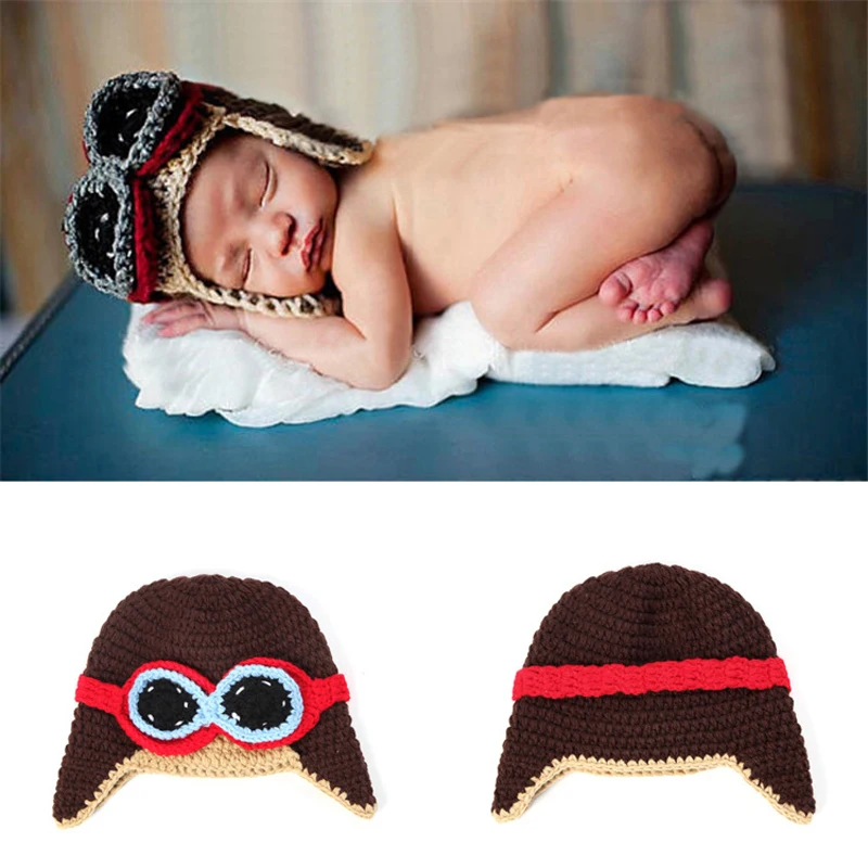 Шапочка-пилот для новорожденных вязаная ручной работы коричневая шапочка