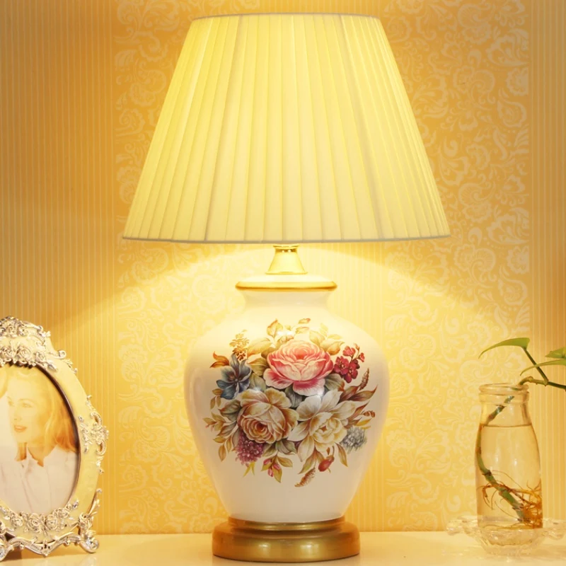 

Euopean Ceramic Led Dimmer Table Lamp Wedding Foyer Bedside Modern Romantic Porcelain Desk Lights 1834