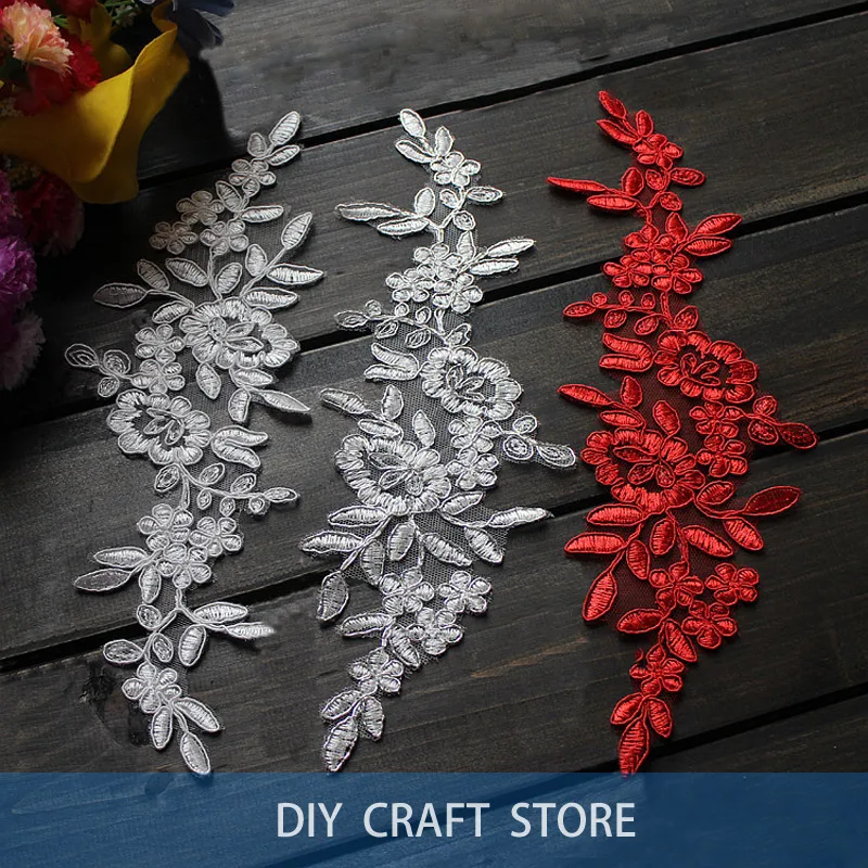 

4PCS 28.5*8.5CM Red Off-White Embroidered Lace Applique Sewing Wedding Fabric For Costume Dress Decor