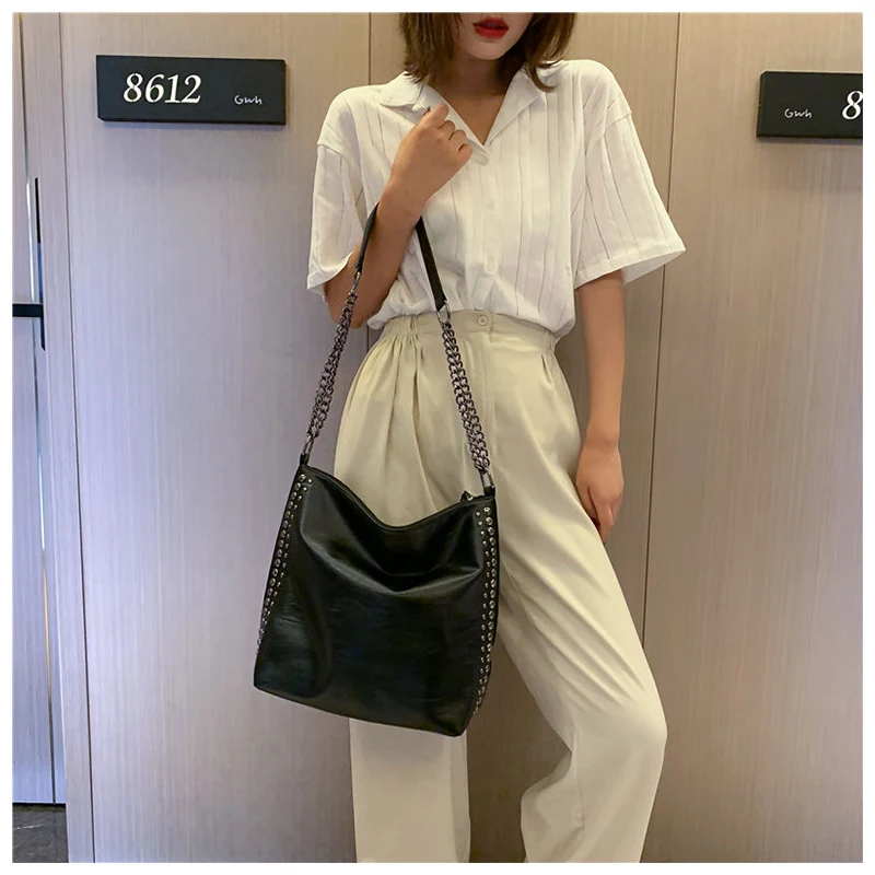 Rivets Women Large Bags Vintage Female Tote Handbags Soft Pu Leather Shoulder Bags Chain Crossbody Bag For Women Black Bolsa