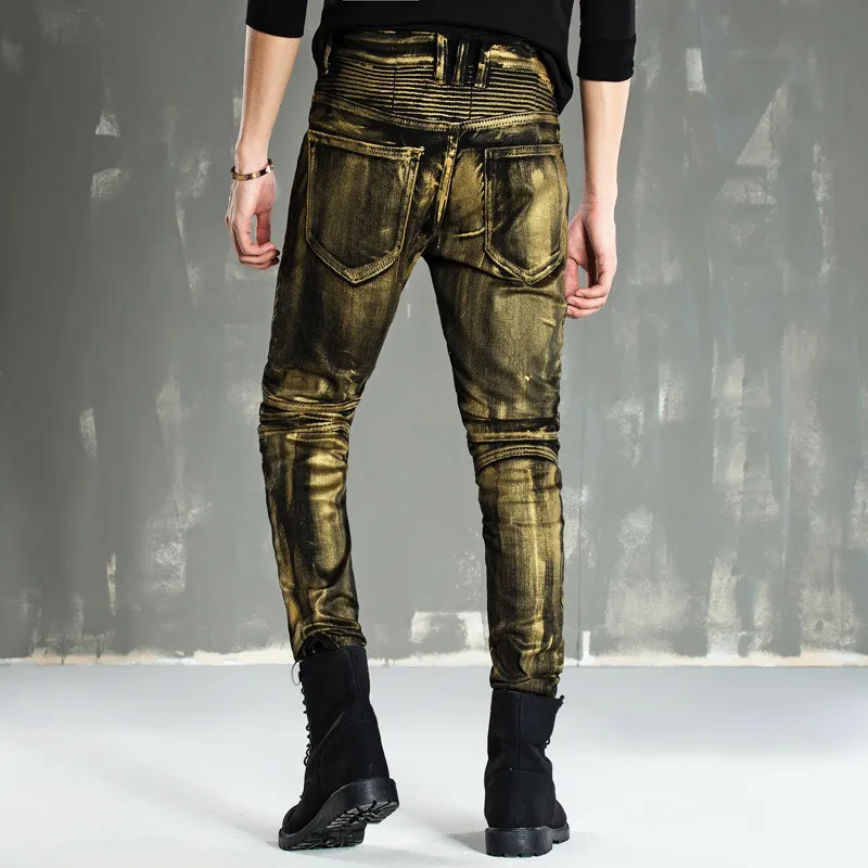 Newsosoo Для мужчин модные покрытием байкерские Джинсы Марка NEW Fashion Hi Street плиссированные мотоцикл джинсовые брюки для мужчин, покрытие золотом серебром Moto джинсы для женщин