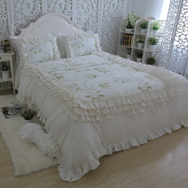 Top Luxury bedding set cotton twill wedding textile quality layers duvet cover ruffle lace Branch white Bedspread set wrinkle