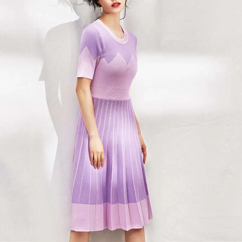Женское трикотажное платье лето 2019 круглый вырез короткий рукав сиреневое