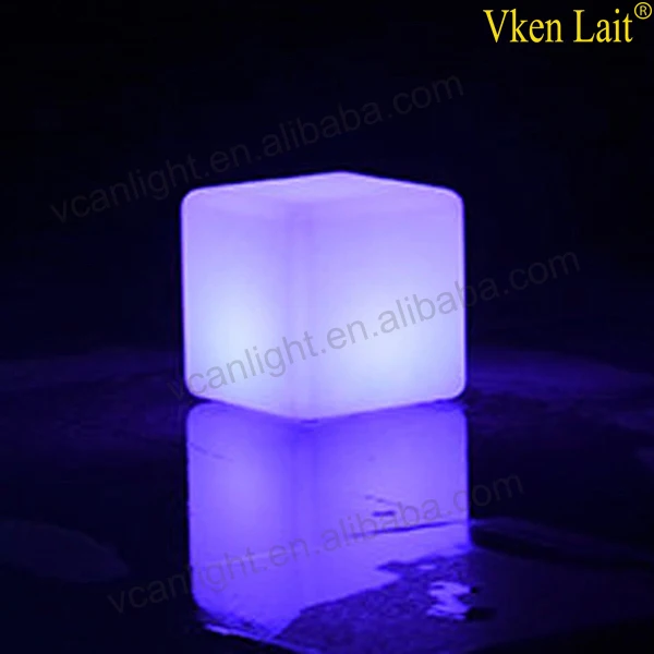 للبيع كرسي بذراعين على شكل مكعب مع ضوء LED ، أثاث حدائق ، خزانة ، 40x40 سنتيمتر