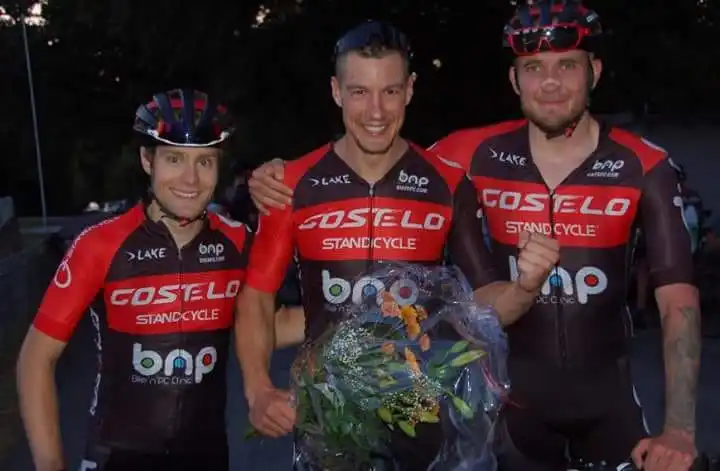 Команда Costelo BNP Swiss UCI одобренный велосипедист