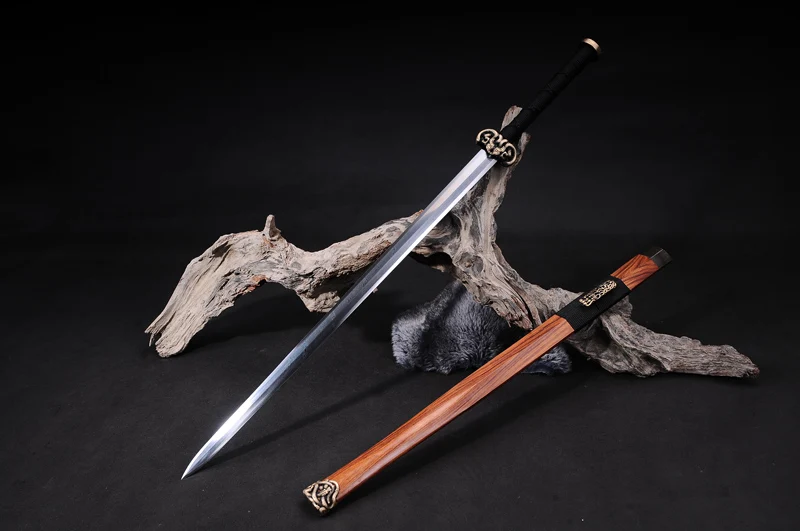 Sword of Chinese Han Dynasty Damascus Folded Steel Reverse Folded Water Quenched Fully Hand-made Fine Polished