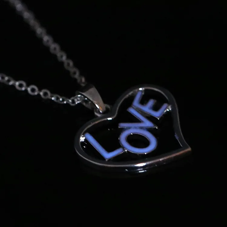 Женское ожерелье с подвеской в виде буквы Love|glow in dark necklace|glow darkglow the |