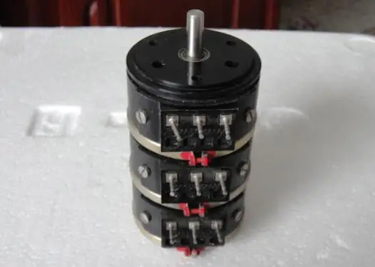 

[YK] The imported French MCB ROTAPOT50B three 4.7k 10K 470R 470 ohm line 0.5 shaft 16mm conductive plastic potentiometer switch