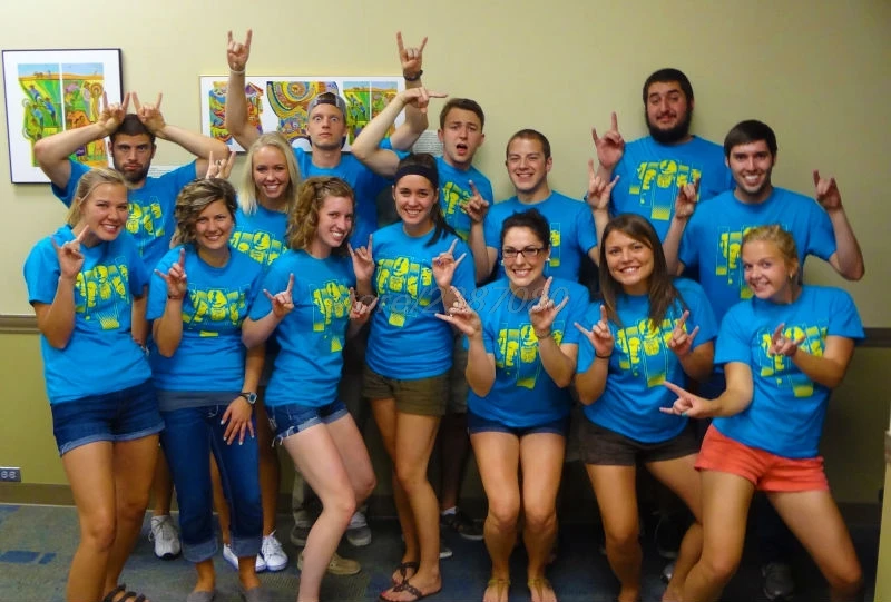 

Family T Shirts Mens Round Neck Teenage Men's Tee Shirts Chihuahua Mom Short Sleeve Tee Shirts Male Latest T-Shirt Camiseta