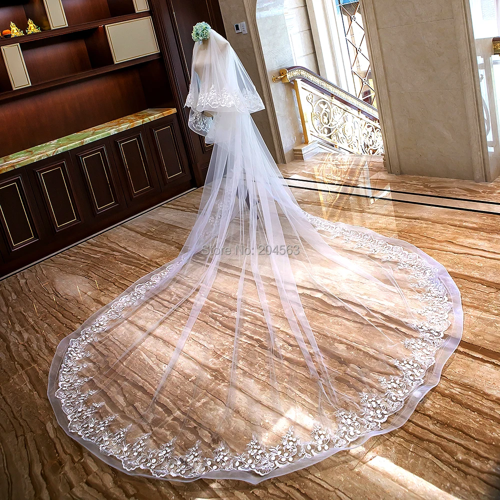 

Stunning Two-Layer Luxury Lace Wedding Veil with Flowers 4 Meters Long Bridal Veils with Comb AX2019