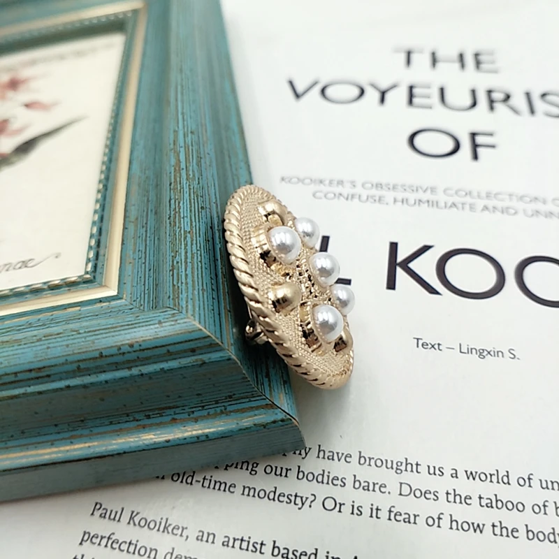 Simple 2019 new round pearl retro brooch clothing accessories pin silk scarf buckle female | Brooches