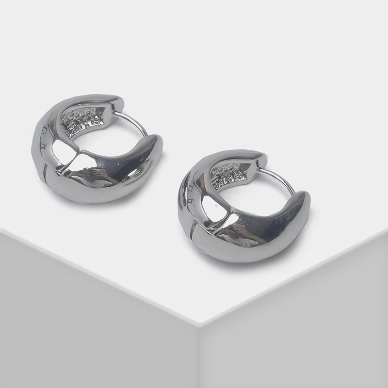

Amorita boutique Metallic round design for stylish drop earrings