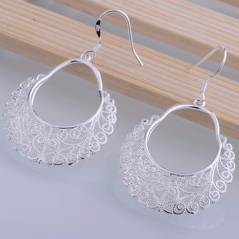 Посеребренные серьги посеребренные модные украшения полые блестящие/chaakyha dyiamppa LQ