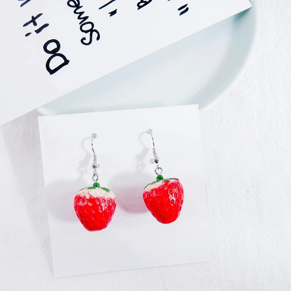 Интересные серьги в виде клубники элегантные висячие Корейском стиле клипсы для