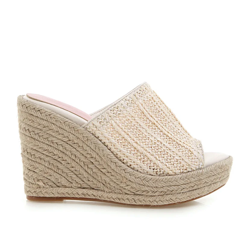 Женские шлепанцы на платформе с соломенным переплетением в богемном