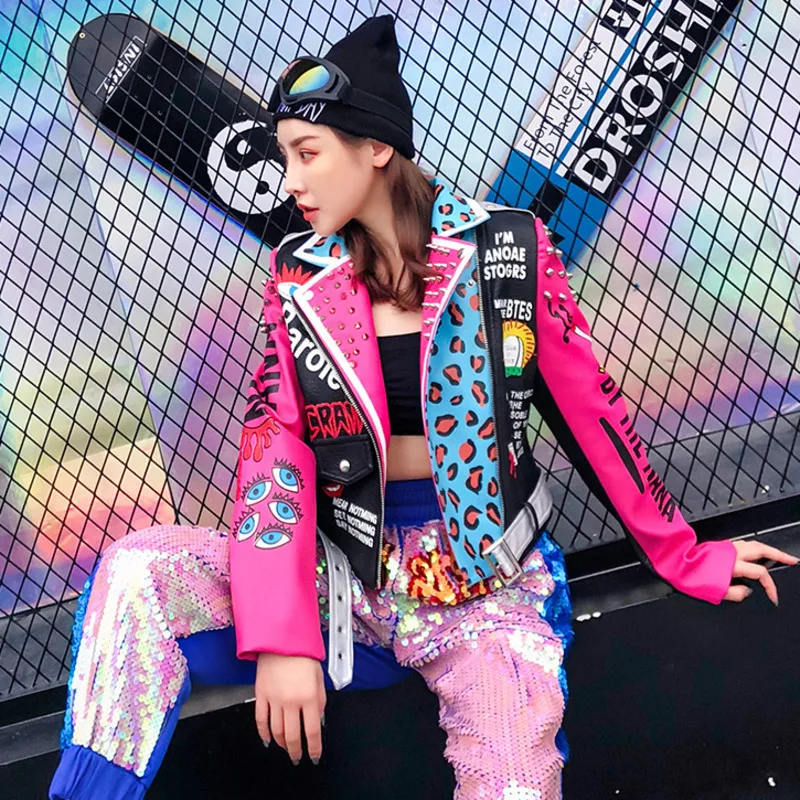 Осень 2019 куртка с заклепками и буквенным принтом короткая Женская из