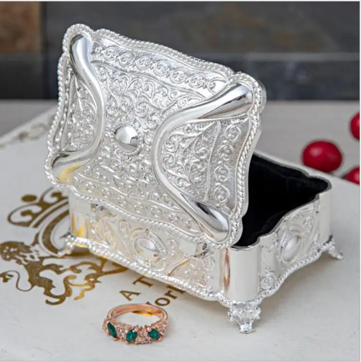 В европейском стиле с серебряным покрытием металлическая шкатулка небольшие