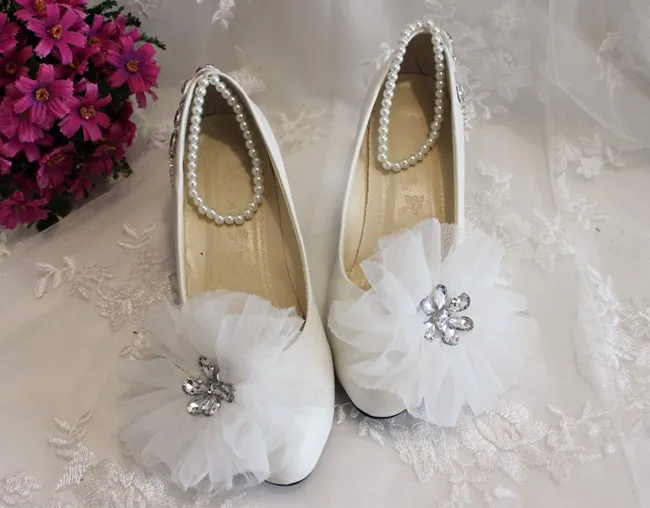 Свадебные туфли Стразы с белыми цветами женские милые ручной работы на среднем