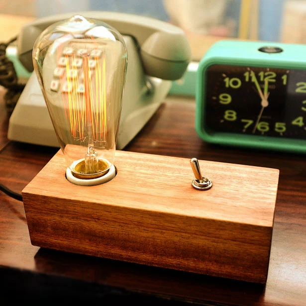 Винтажная ностальгическая настольная лампа Эдисона в стиле лофта прикроватная