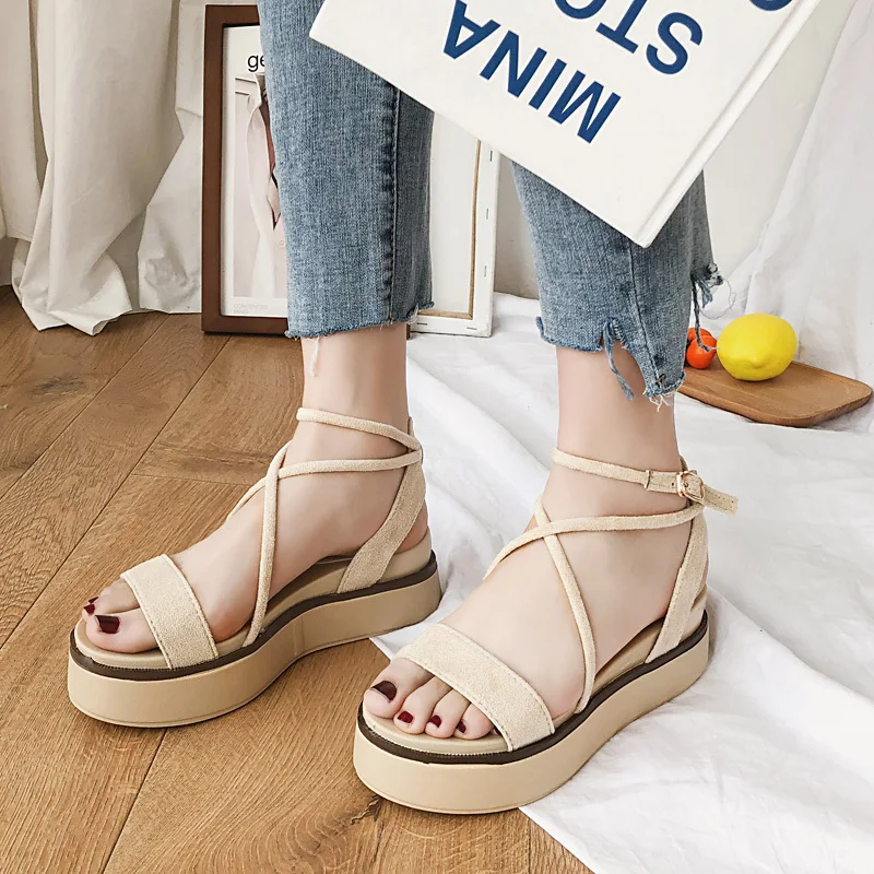 2019 Модные женские повседневные босоножки из флока Летняя обувь с пряжкой удобные