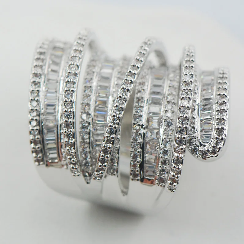 Micropave кольцо с белым кристаллом из искусственного циркония серебряное размером 7