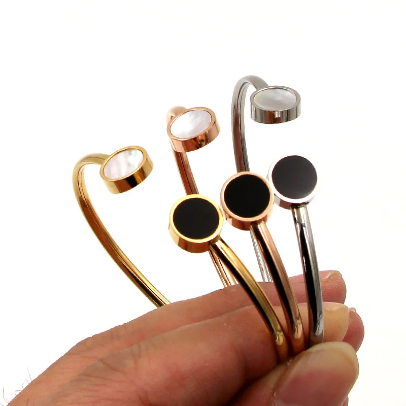 

Free Shipping Black White Shell Double Round Twistable Line Rose Gold Color / Silver Color / Gold Color Stainless Steel Bangle