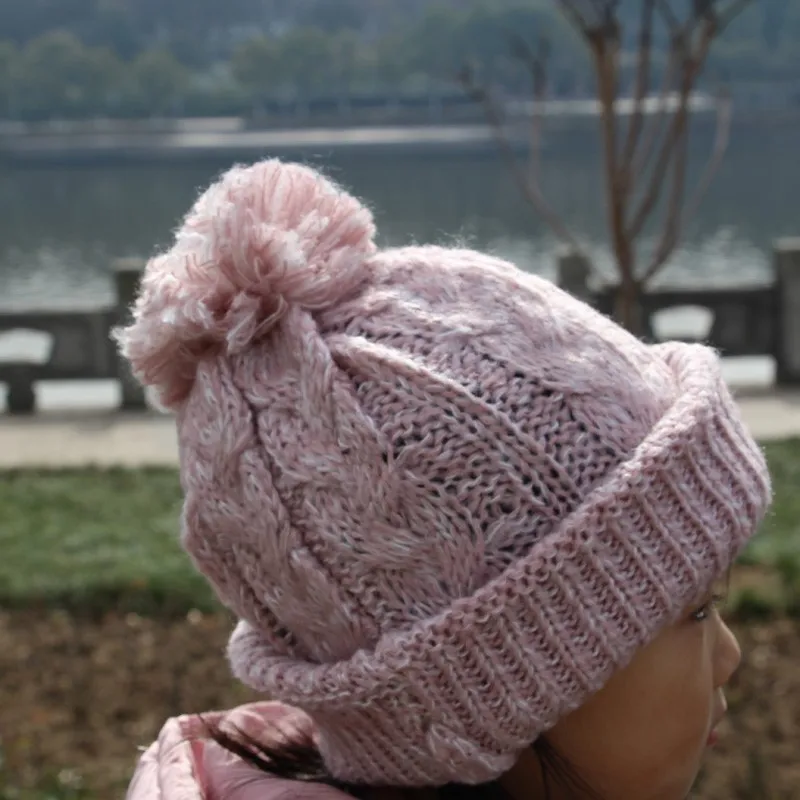 Розовая вязаная акриловая шапка с помпоном для взрослых женщин 2017 Горячая
