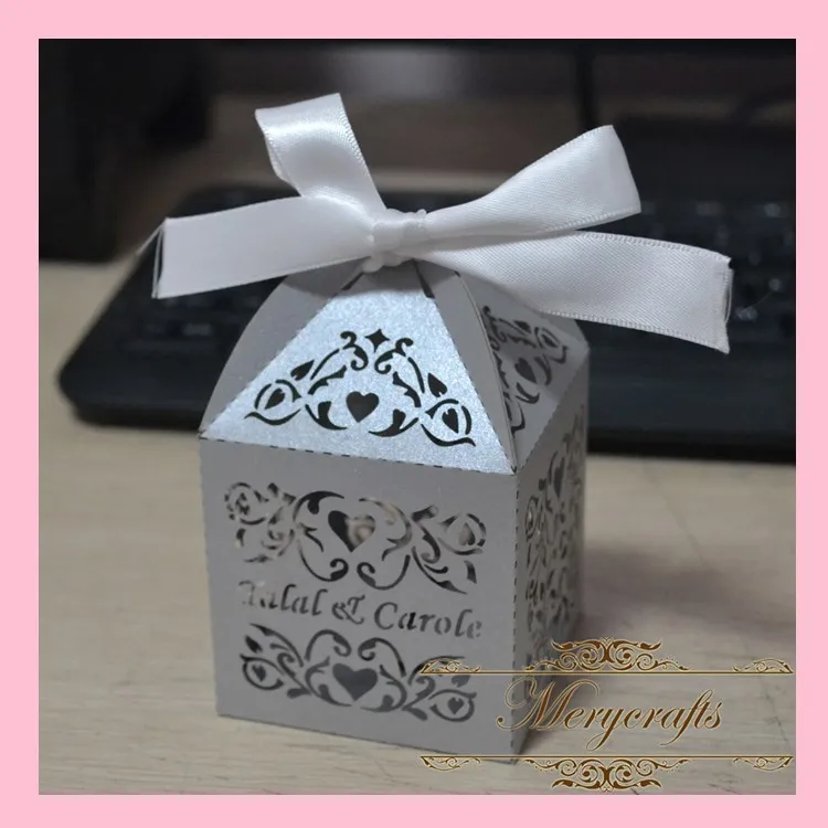 Cajas de recuerdo de vid de amor dulce con nombres personalizados, cajas de recuerdo de boda personalizadas de marfil y rojo, cortadas con l&aacute;ser-1