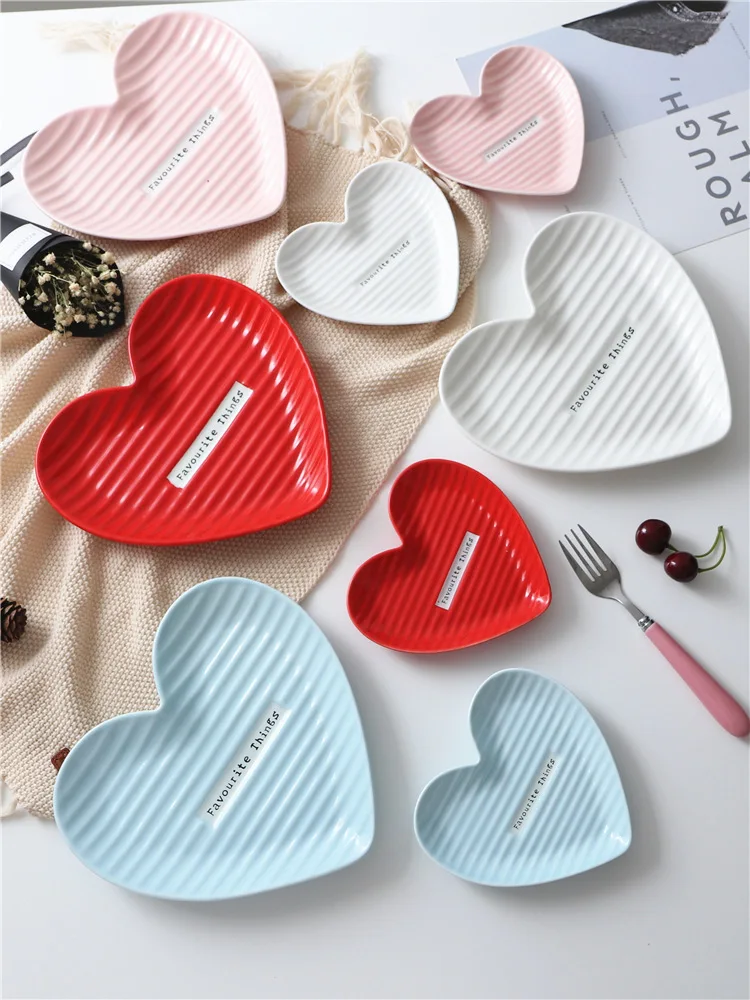 

2 Size 13cm 20cm Love Heart Shape Ceramic Breakfast Dessert Steak Nordic Dishes Plate Home Accessory Valentine Wedding