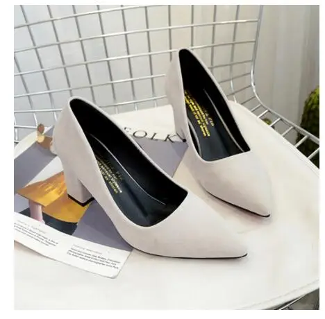 2018 new black high-heeled shoes with heels and a pair of professional ol. | Обувь