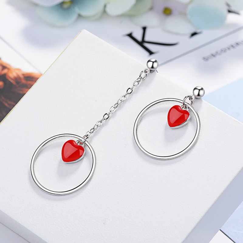 Серьги асимметричные женские из серебра 925 пробы с красным сердцем