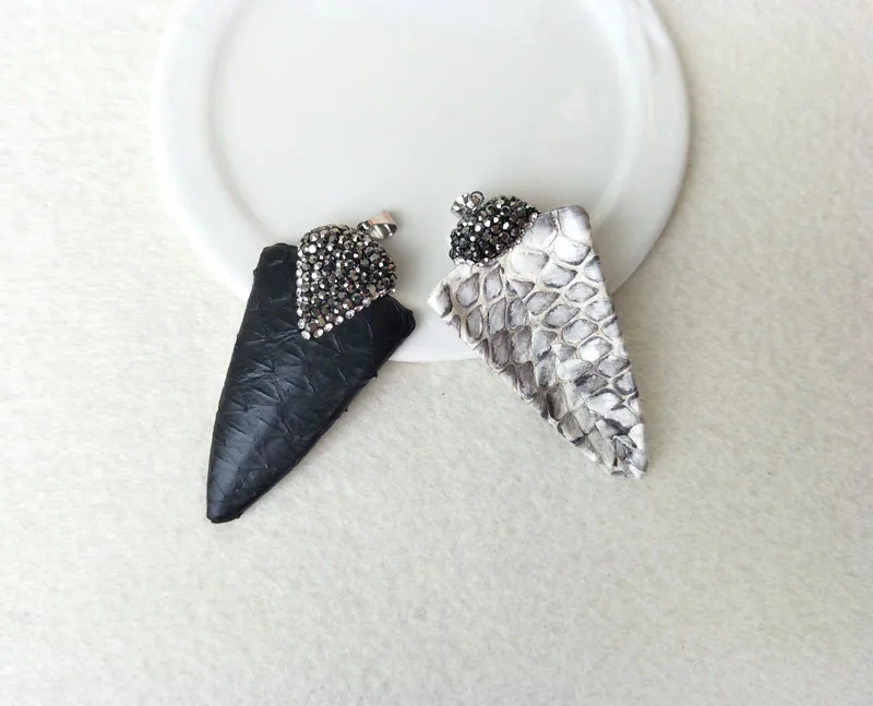 

5pcs Natural wrap Snakeskin arrowhead Pendant,Pave Rhinestone Crystal Caps Charms,Jewelry necklace making supplies PD544