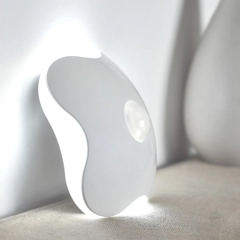 Четыре листа клевера PIR Motion Sensor LED Лампа Smart Человеческого Тела Индукционная