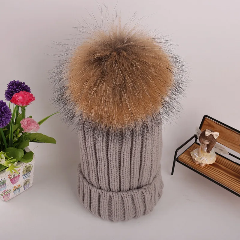 

Autumn Winter Beanies Hat knitted Skullies Real Raccoon Big Fur Pom poms Pompom Casual Cap For Women Kids Removable Snaps