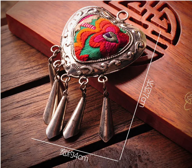 Ожерелье с серебряным кулоном Miao ручной работы в стиле ретро