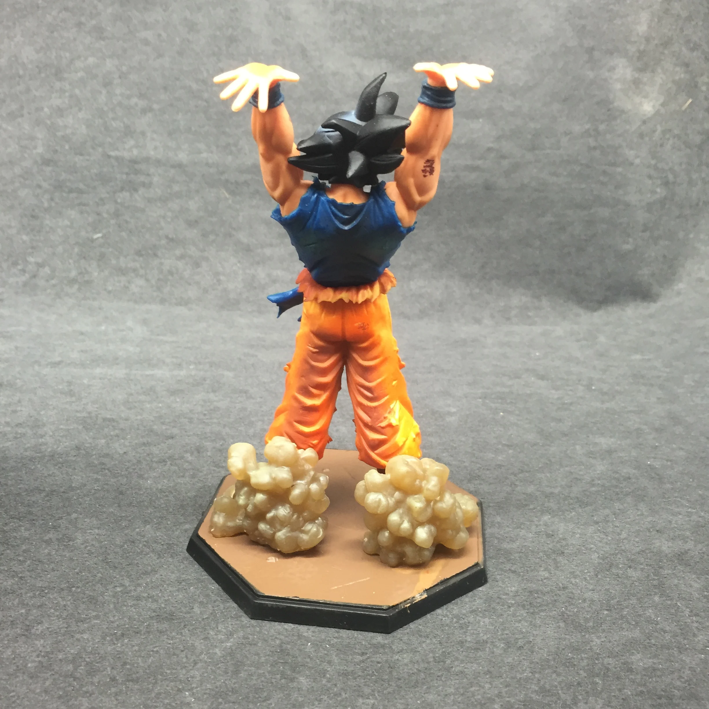SAINTGI Dragon Ball Z Супер Saiyan Сон Гоку Цифры игрушки Аниме ПВХ фигурку Коллекционная
